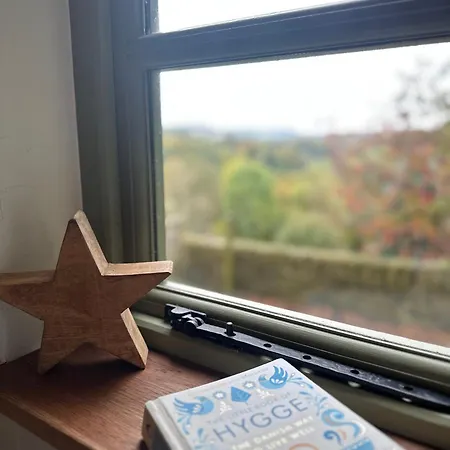 Oak + Stars Hideaway Hotel Holmfirth Exterior photo